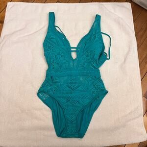 Becca by Rebecca Virtue Color Play Show and Tell Plunge One Piece sz S $128 NWT